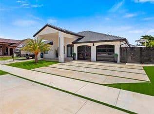 4+1 Müstakil ev — 3209 SW 142nd Pl, Miami, 33175