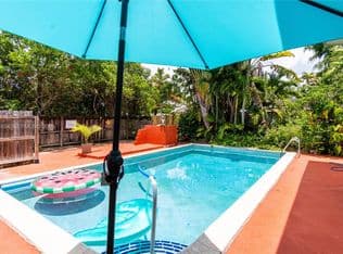 3+1 Müstakil ev — 9920 Pan American Dr, Cutler Bay, 33189