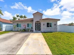 4+1 Müstakil ev — 14240 SW 171st St, Miami, 33177