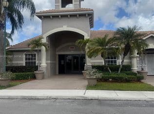 3+1 Condo — 5065 Wiles Rd APT 103, Pompano Beach, 33073