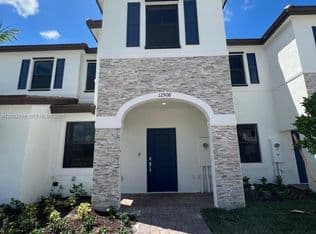 3-bedroom Condo — 12908 SW 233rd Ter, Homestead, 33032