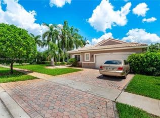 4-bedroom Single-Family Home — 16269 SW 6th St, Pembroke Pines, 33027