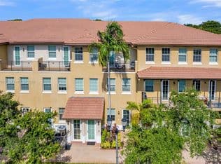 3+1 Condo — 950 SW 147th Ave #2611, Hollywood, 33027
