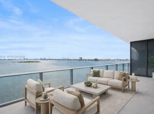 3-bedroom Condo — 700 NE 24th St #805, Miami, 33137