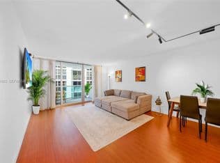 1+1 Condo — 1200 West Ave APT 422, Miami Beach, 33139