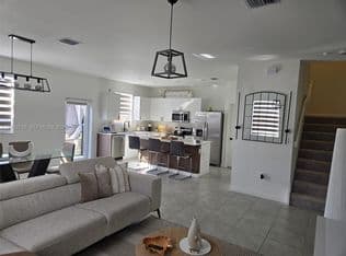 4-bedroom Single-Family Home — 28850 SW 163rd Ave, Homestead, 33033