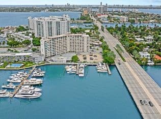 1+1 Condo — 7904 West Dr APT 102, North Bay Village, 33141