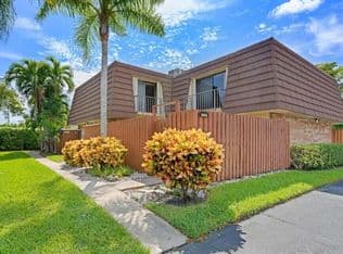 2-bedroom Townhouse — 3960 August Drive, Lake Worth, 33461