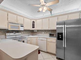 2-bedroom Condo — 336 Pine Ridge Circle #B-1, Greenacres, 33463
