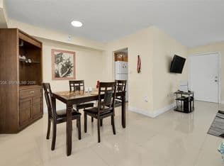 1+1 Condo — 7620 Carlyle Ave APT 204, Miami Beach, 33141