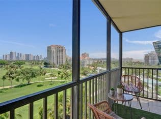 2-bedroom Condo — 20335 N Country Club Dr #809, Aventura, 33180