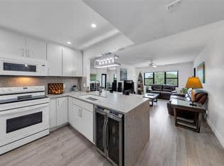 2+1 Condo — 900 River Reach Drive #518, Fort Lauderdale, 33315