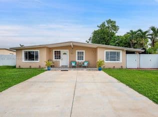 4+1 Müstakil ev — 11451 SW 43rd St, Miami, 33165