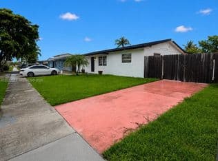 4+1 Müstakil ev — 14905 SW 304th Ter, Homestead, 33033