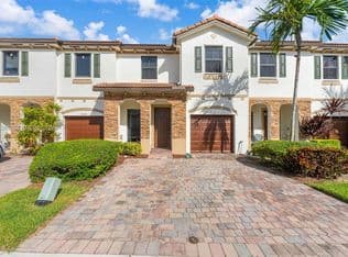 3-bedroom Townhouse — 23667 SW 118th Ave, Homestead, 33032