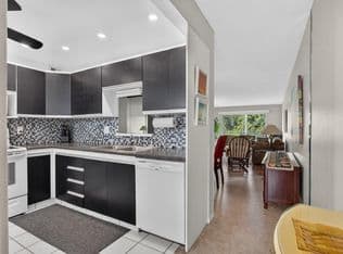2-bedroom Condo — 2301 LUCAYA Lane #D4, Pompano Beach, 33066