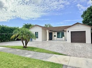 3+1 Müstakil ev — 11216 SW 166th Ter, Miami, 33157