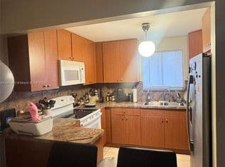 2+1 Condo — 6900 SW 39th St APT 106J, Fort Lauderdale, 33314