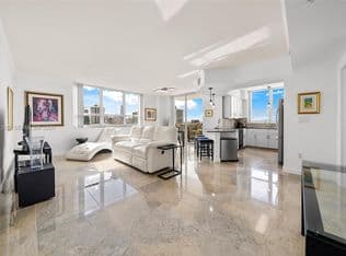 3-bedroom Condo — 2000 N Bayshore Dr APT 1502, Miami, 33137