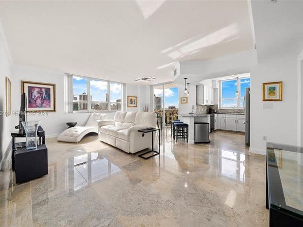 3-bedroom Condo — 2000 N Bayshore Dr APT 1502, Miami, FL 33137