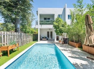 3-bedroom Townhouse — 2920 SW 25th Ter #B, Miami, 33133