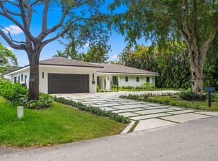 4-bedroom Single-Family Home — 1520 Lugo Ave, Coral Gables, 33156