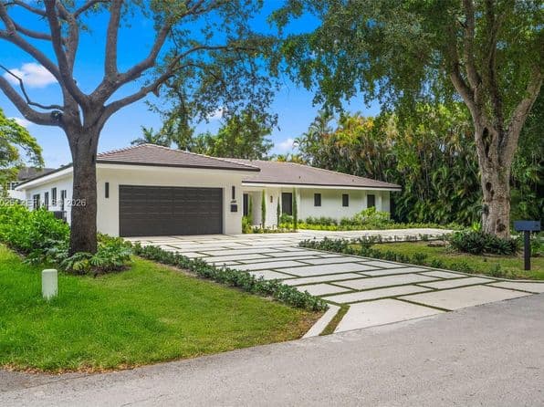 4-bedroom Single-Family Home — 1520 Lugo Ave, Coral Gables, FL 33156