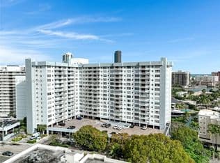 2+1 Condo — 137 Golden Isles Dr APT 1214, Hallandale, 33009