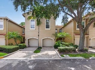 3-bedroom Condo — 4991 Bonsai Circle #107, Palm Beach Gardens, 33418