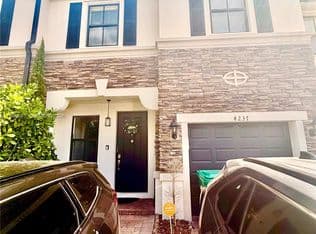 3+1 Townhouse — 4237 SW 164th Path #4237, Miami, 33185