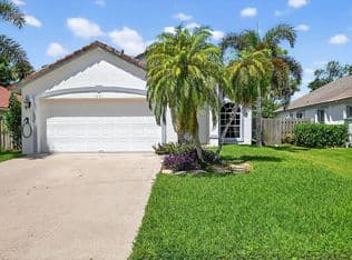 3-bedroom Single-Family Home — 1891 Oak Berry Circle, Wellington, 33414