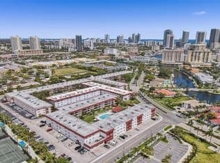1+1 Condo — 580 Egret Dr APT 212, Hallandale, 33009