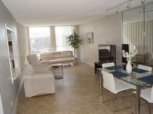 2-bedroom Condo — 801 Three Islands Blvd APT 312, Hallandale, 33009