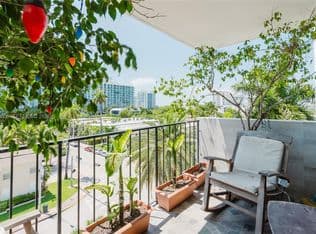 2-bedroom Condo — 1455 West Ave APT 603, Miami Beach, 33139