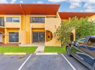 2+1 Townhouse — 13705 SW 84th St APT F, Miami, 33183