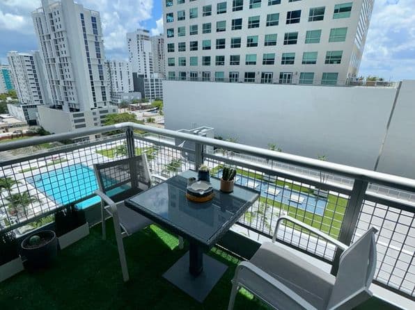 1-bedroom Building — For Rent, Miami 33130