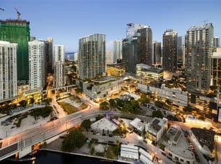 3-bedroom Condo — 92 SW 3rd St APT 3901, Miami, 33130