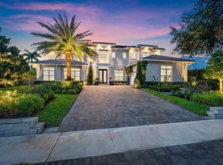 5-bedroom Single-Family Home — 2169 Driftwood Circle, Beach Gardens, 33410