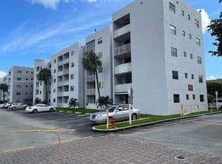 2+1 Condo — 8075 NW 7th St APT 109, Miami, 33126