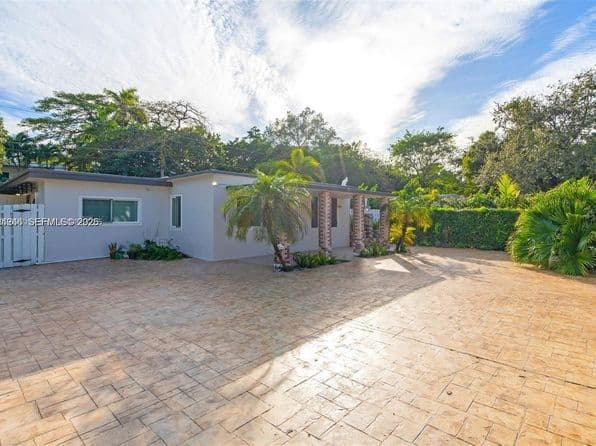 3-bedroom Single-Family Home — 3800 Charles Ter, Miami, FL 33133