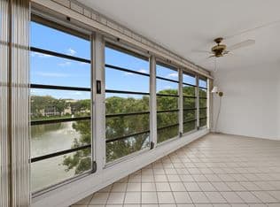 2+1 Condo — 2202 LUCAYA Bend #D4, Coconut Creek, 33066