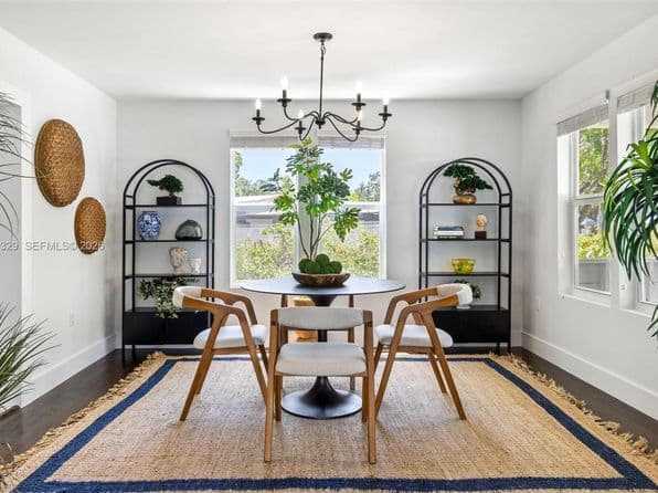5-bedroom Single-Family Home — 7121 SW 63rd Ave, South Miami, FL 33143