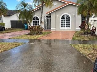 3-bedroom Single-Family Home — 4911 SW 142nd Pl, Miami, 33175