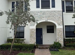 3-bedroom Townhouse — 11858 SW 246th Ln, Homestead, 33032
