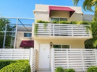 3+1 Townhouse — 535 NW 98th Ave, Plantation, 33324