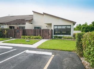 2-bedroom Condo — 13923 NESTING Way #D, Delray Beach, 33484
