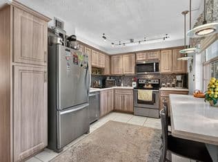 3-bedroom Condo — 806 Cypress Grove Lane #304, Pompano Beach, 33069