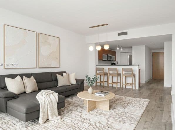 1-bedroom Condo — 253 NE 2nd St APT 2104, Miami, FL 33132