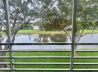 1-bedroom Condo — 293 Dorset Dr #G, Boca Raton, 33434