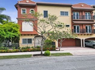 4-bedroom Townhouse — 804 NE 7th Street, Fort Lauderdale, 33304
